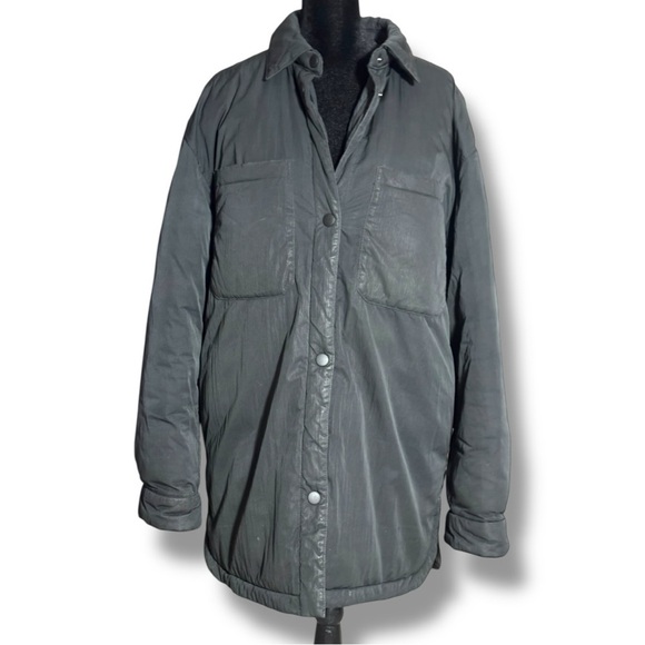 GAP Jackets & Blazers - GAP Women's Charcoal Lightweight Button Down Hoodless Recycled Puffer Jacket